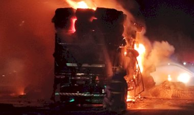 Mais um acidente entre caminhões na BR-277; um veículo pegou fogo e um Motorista morreu