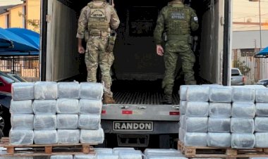 BPFron e Polícia Federal apreendem 3,2 toneladas de maconha em caminhão frigorífico