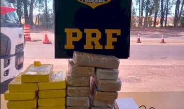 PRF apreende caminhão com drogas, armas e bloqueador de sinal em Ubiratã