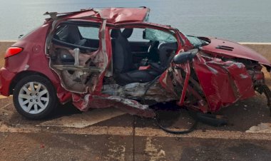 Três adolescentes ficam feridos após colisão contra ponte na PR-317, em Santa Helena