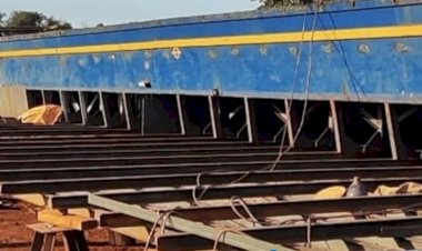 Empresa paraguaia constrói balsa gigante para transporte de até 30 caminhões no Porto Índio