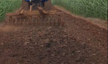 Refazendo o que ficou mal feito: Prefeitura de Nova Santa Rosa recupera trecho de estrada na Linha Guaramirim