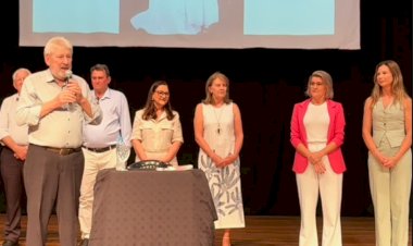 Lançamento do livro “Suave Perfume” emociona público e valoriza história de Nova Santa Rosa