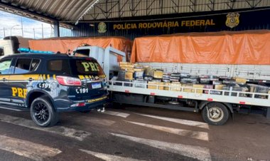 Atenção: PRF apreende quase 4 toneladas de maconha na BR-163, em Mercedes-PR; homem de 28 anos é preso