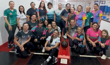 Campeonato municipal de bolão feminino inicia com sete equipes participantes