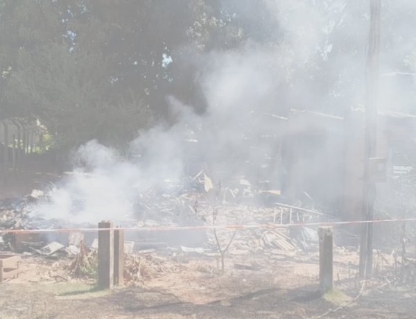 Rixa entre vizinho termina em esfaqueamento ,casa incendiada, um preso e outro no hospital  na região