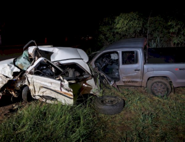 Um morto e dois feridos em Colisão entre Amarok e Gol  na PR-323, em Perobal
