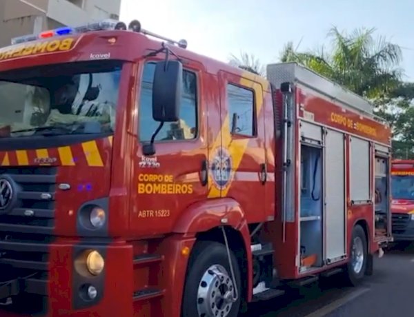 Colheitadeira é destruída por incêndio no interior de Marechal Cândido Rondon