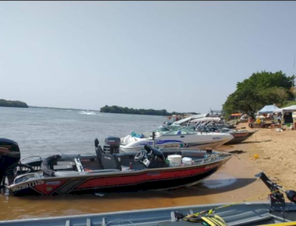 Lancha, barco e vários motores são furtados  em atracadouro no Rio Paraná