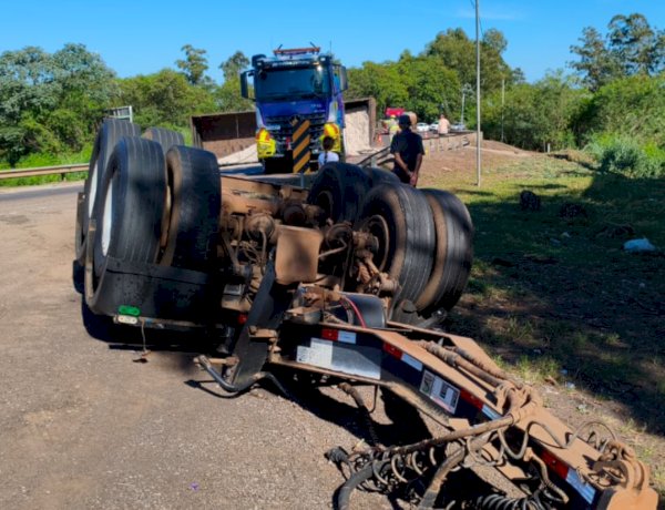 Segundo acidente é registrado próximo à Ponte Ayrton Senna  nesta manhã (1º) e causou interdição total na rodovia