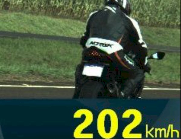 PRF flagra motocicleta a 202 km/h na BR-163 em Quatro Pontes