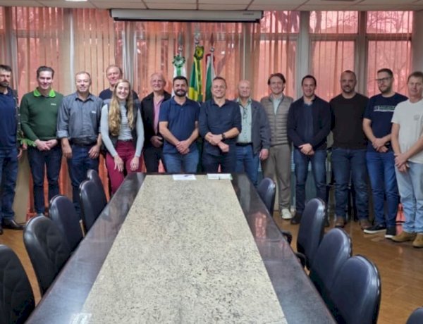 Reunião no gabinete anuncia os contemplados do Prêmio Produtor Destaque 2026
