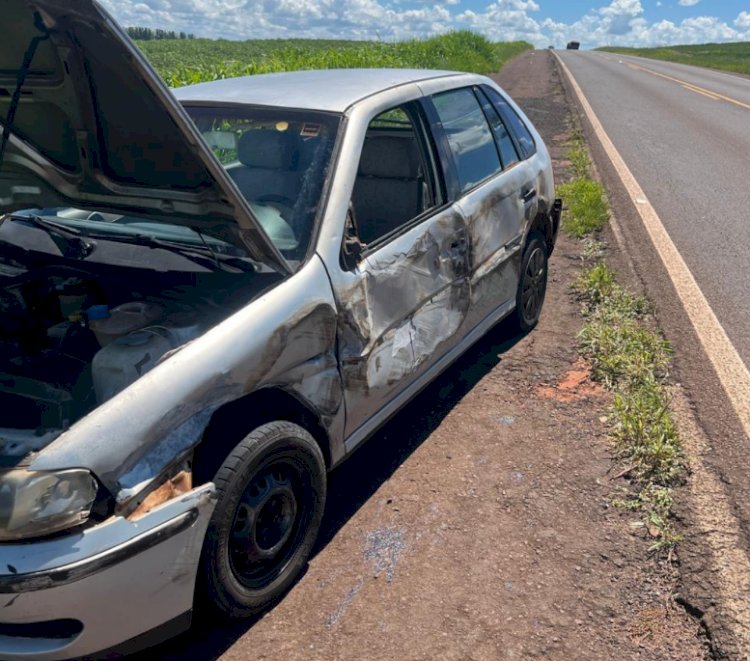 Colisão lateral entre carro e caminhão deixa motorista ferido na PRC-272, em Francisco Alves