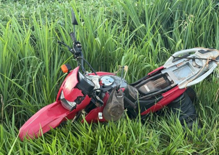 Motociclista fica gravemente ferido após colisão com caminhão na PR-180, em Nova Aurora