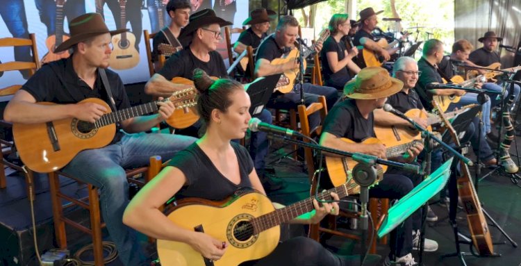 Viola caipira marca encerramento do Acampamento Pais e Filhos 2026