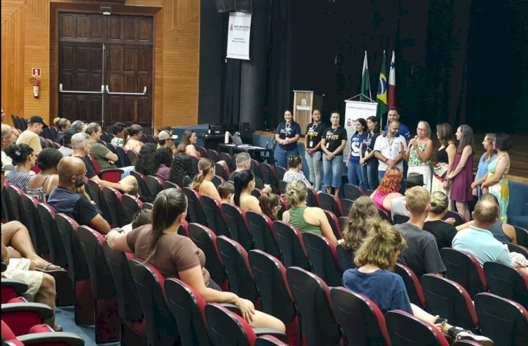 Pacientes participam de reunião sobre atendimentos da Unidade Móvel do OdontoSesc em Nova Santa Rosa