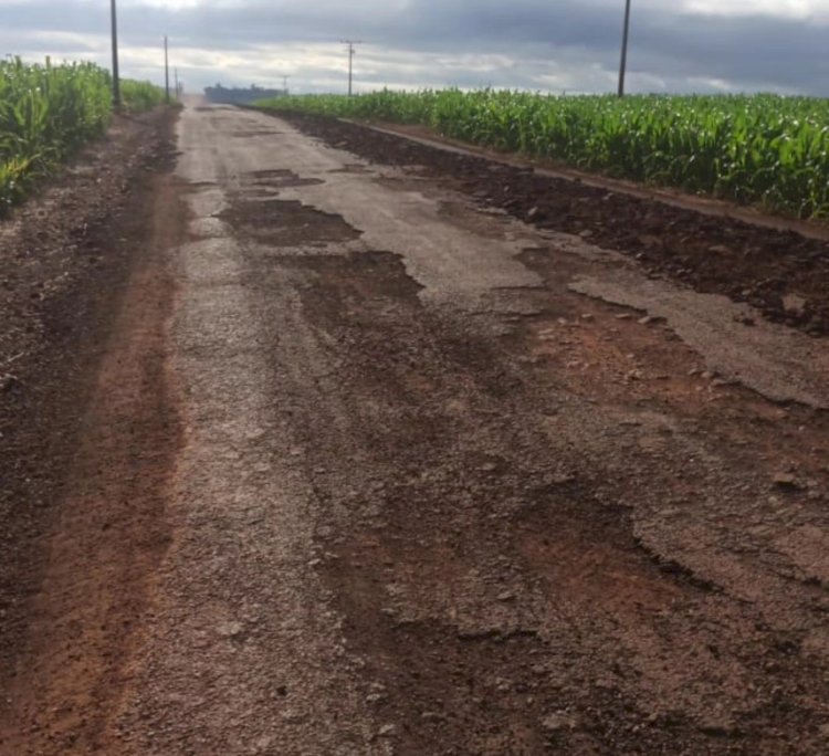 Secretaria de Agricultura recupera trecho da Estrada Gaúcha, no interior de Alto Santa Fé
