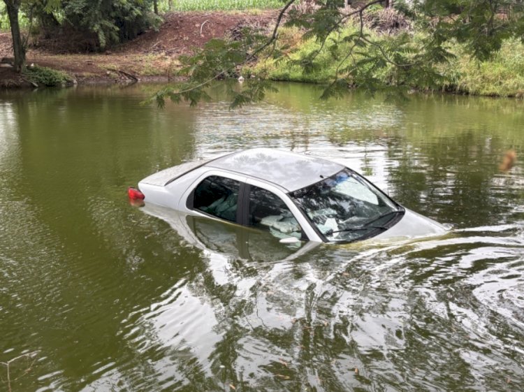 Policial  fica ferido durante  perseguição a veículo com agrotóxicos contrabandeados  em Mercedes