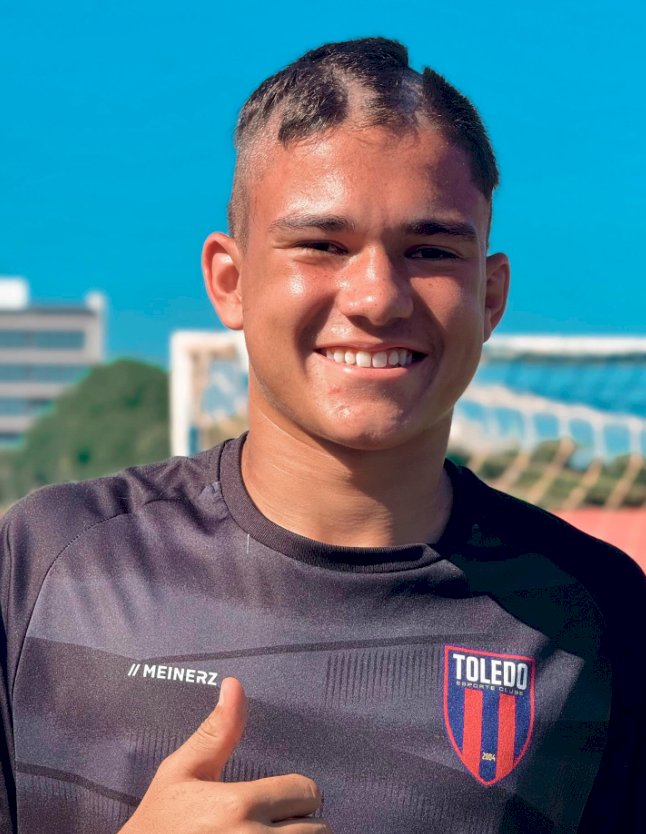 Filho de Peixe peixinho é: Filho de ex-jogador profissional de Marechal Rondon é promovido do Sub-17 ao time profissional do Toledo
