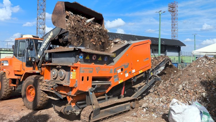 Prefeitura de Marechal Rondon coloca triturador de resíduos em funcionamento no Ecoponto