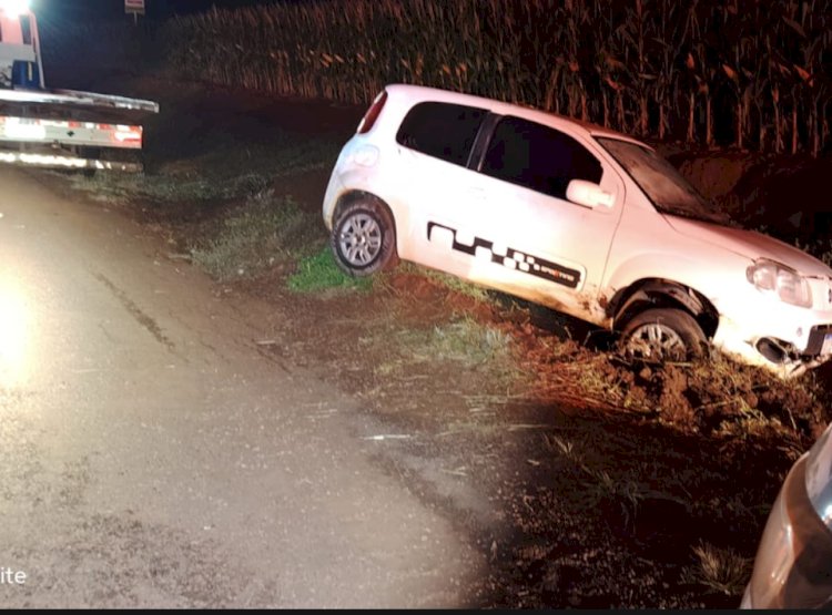 Jovem de 19 anos fica ferido após saída de pista na PR-182 entre Maripá e Toledo