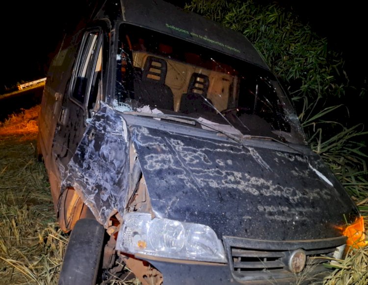 Ducato de Toledo e Caminhão de Umuarama  batem de frente na Ponte do Piquiri  na PR-182 em Palotina