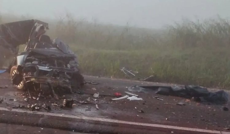 Atualização: Grave acidente interdita totalmente a PR-323 e deixa ao menos três mortos em Perobal (Atualização 9 hs)