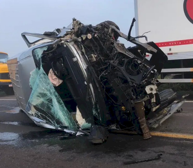 Atualização: Grave acidente interdita totalmente a PR-323 e deixa ao menos três mortos em Perobal (Atualização 9 hs)