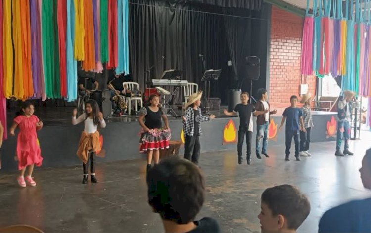 Festa Junina do CAF Reúne Crianças, Adolescentes e Idosos em Tarde de Integração e Tradição em Marechal Cândido Rondon