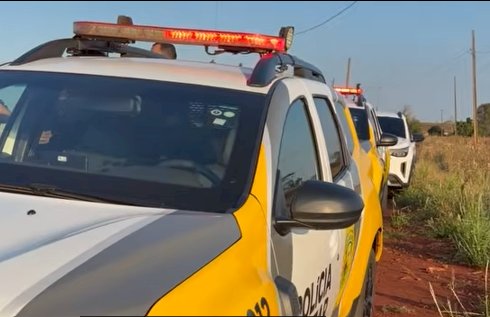Suspeito atira contra policiais após manter família em cárcere privado na área rural de santa helena