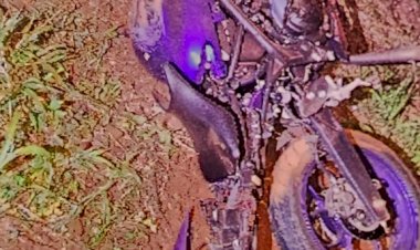 Motociclista de 23 anos morre após sair da pista e colidir contra poste na PR-488