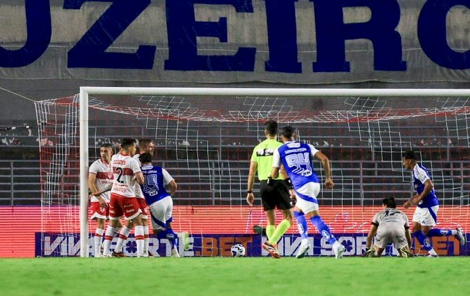 Vasco e Cruzeiro ganham e avançam às quartas da Copa do Brasil