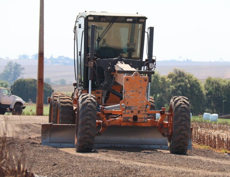 Nova Santa Rosa inicia a execução de mais de 9 quilômetros de asfalto em estradas rurais