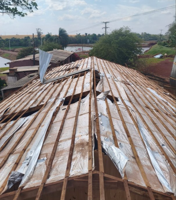 Vendaval provoca estragos em clube e  e propriedade rural de Nova Santa Rosa