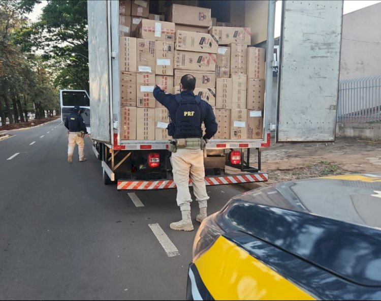 PRF apreende mais de 1,1 milhão de maços de cigarros contrabandeados em um único dia no Paraná