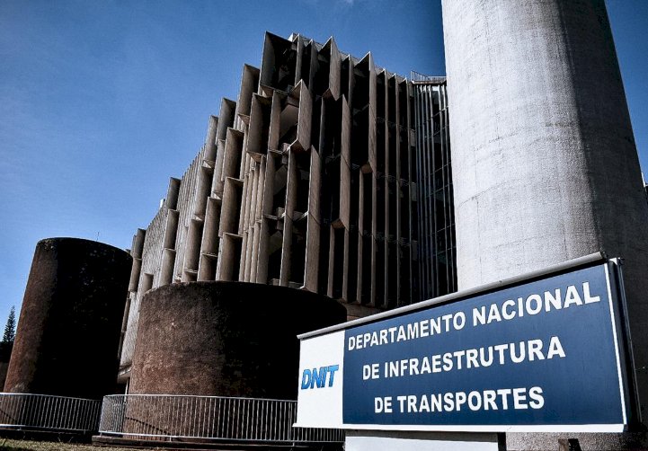 PONTE SOBRE O RIO PIQUIRI É INTERDITADA PARA VEÍCULOS COM CARGA SUPERIOR A 36 TONELADAS NA BR-272