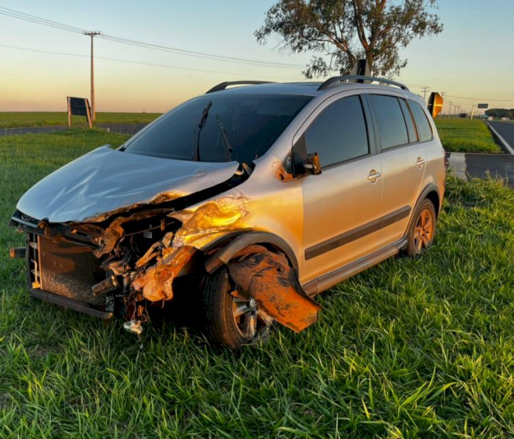 Veículo de Marechal Rondon se envolve em acidente no trevo de Vila Nova