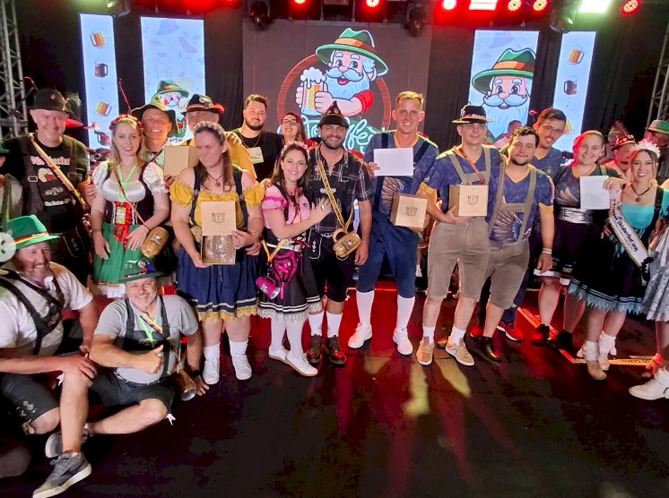 Deutsche Tanzlader é tricampeã do Schnelltrinken na Oktoberfest 2025 de Marechal Rondon