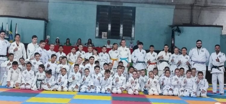 Prefeito Backes recebe integrantes de projeto de judô