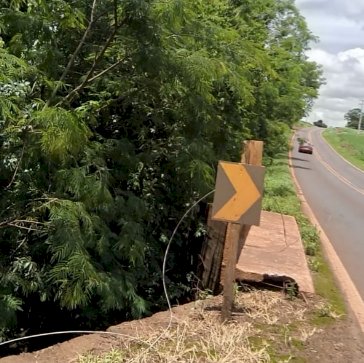 Rompimento de cabos de alta tensão deixa dezenas de residências sem energia em Novo Três Passos