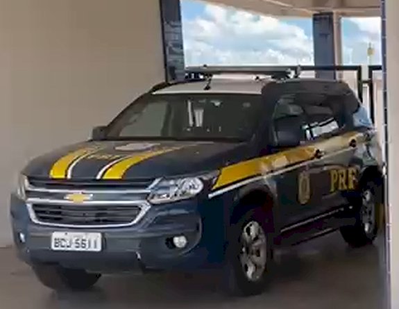 Ação rápida da PRF salva bebê engasgado em frente à Unidade Operacional de Cascavel