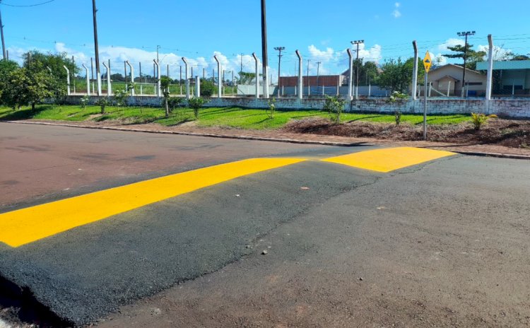 Prefeitura de Nova Santa Rosa inicia implantação de redutores de velocidade  na sede municipal