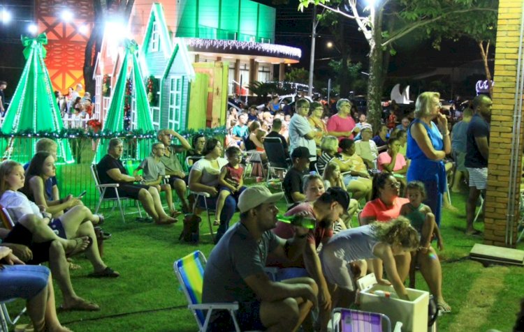Emoção e encantamento marcaram a noite de domingo (30) no Natal da Família de Nova Santa Rosa