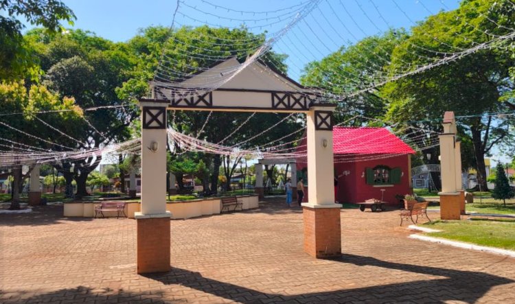 Decoração do “Natal Luz e Encanto” transforma Marechal Cândido Rondon para as festividades de fim de ano