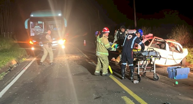 ATUALIZANDO; sobe para seis pessoas que morrem em colisão frontal entre Gol e ônibus na PR-490