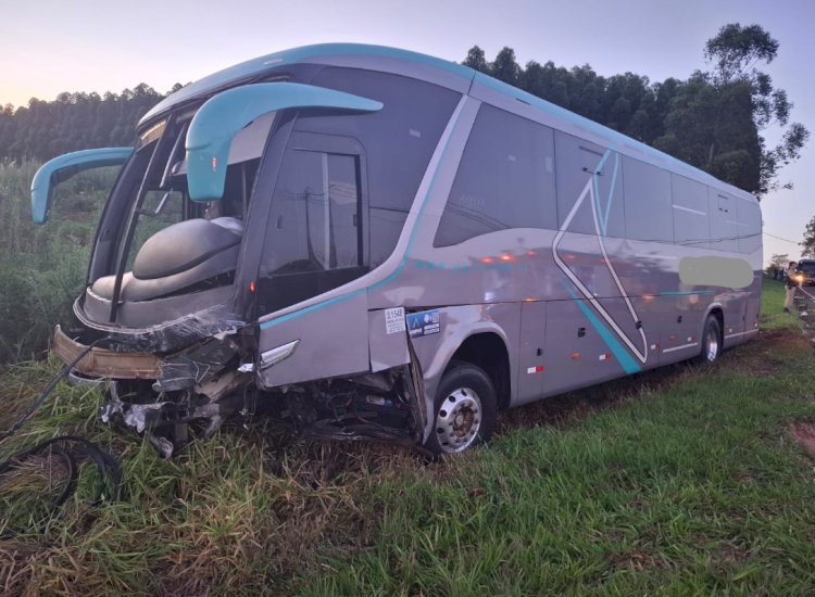 ATUALIZANDO; sobe para seis pessoas que morrem em colisão frontal entre Gol e ônibus na PR-490