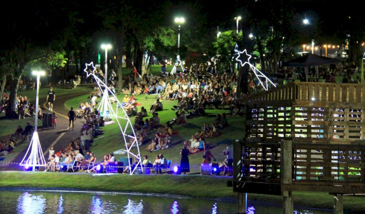 Noite de Luz transforma Lago Municipal em cenário mágico e emociona público em Nova Santa Rosa