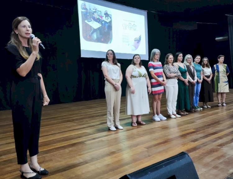Premiação do 1º Concurso de Boas Práticas na Educação reúne comunidade no Teatro Municipal Gustavo Fischer