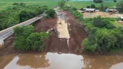 Balsa no Rio Piquiri na BR 272 deve começar a operar na próxima semana