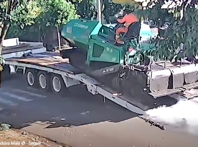 Caminhão desgovernado atinge residência no bairro Planalto, em Santa Rosa